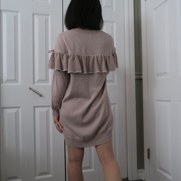 Long sleeves dress with cute ribbons on - Picture 3 of 4
